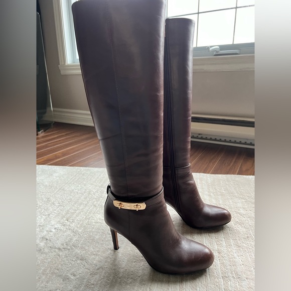 Gorgeous COACH boots - Picture 2 of 6